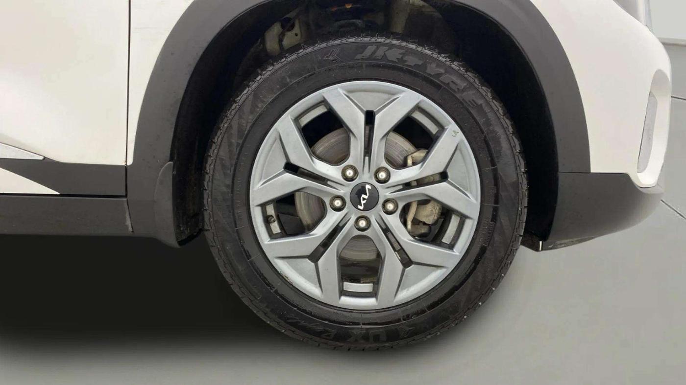 2023 KIA SELTOS  HTX 1.5 PETROL MT, Petrol, Manual, 48,050 km, Right Front Wheel