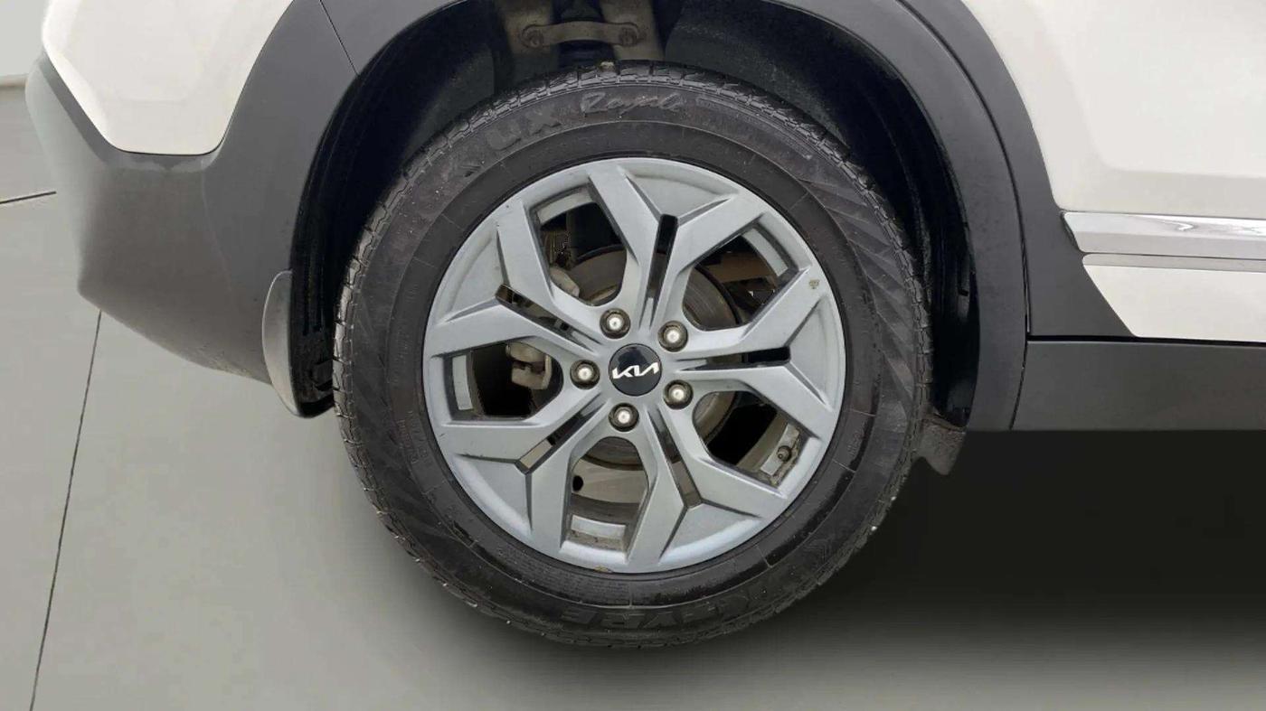 2023 KIA SELTOS  HTX 1.5 PETROL MT, Petrol, Manual, 48,050 km, Right Rear Wheel