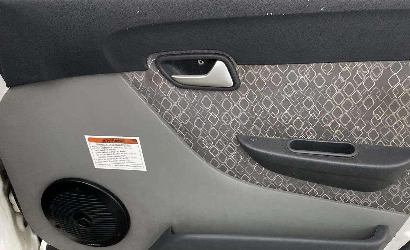 2019 Maruti Alto 800 LXI CNG, CNG, Manual, 63,863 km, Driver Side Door Panels Control