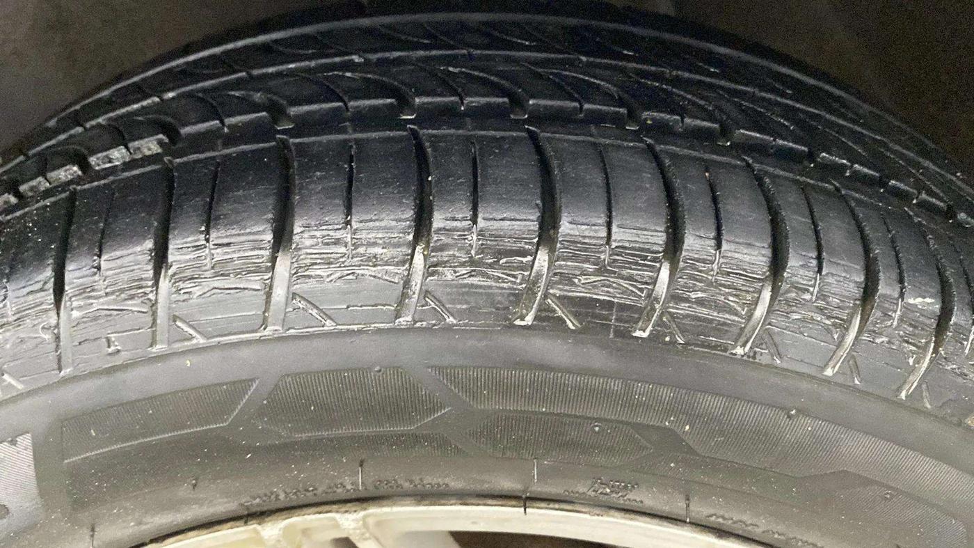 2019 Maruti Alto 800 LXI CNG, CNG, Manual, 63,863 km, Left Rear Tyre Tread