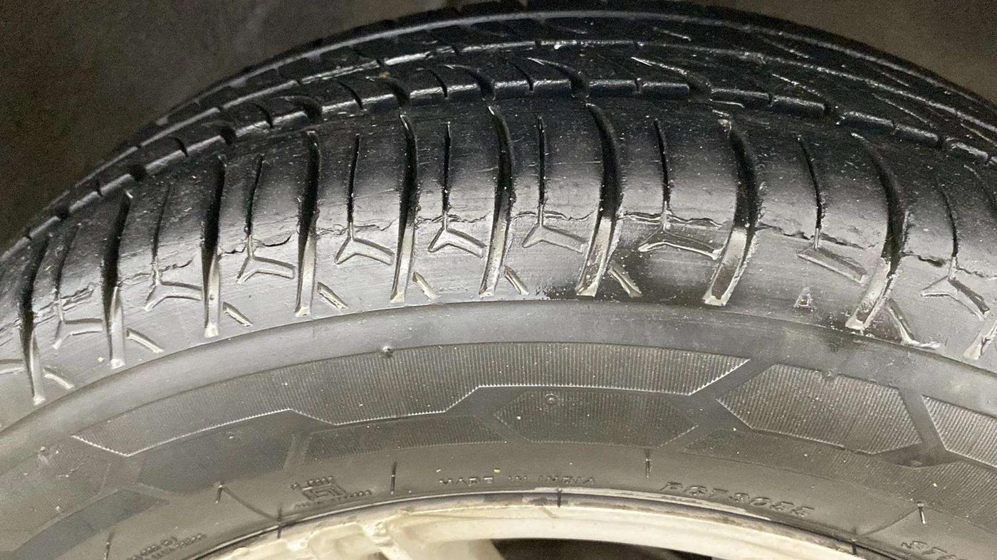2019 Maruti Alto 800 LXI CNG, CNG, Manual, 63,863 km, Right Front Tyre Tread