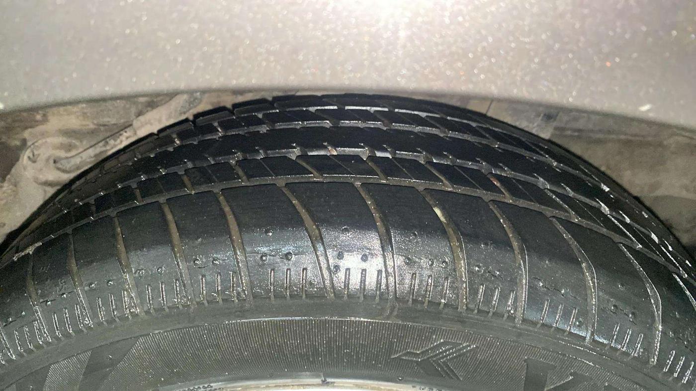 2015 Honda Brio VX AT, Petrol, Automatic, 14,542 km, Left Rear Tyre Tread