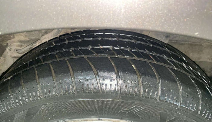 2015 Honda Brio VX AT, Petrol, Automatic, 14,430 km, Left Rear Tyre Tread