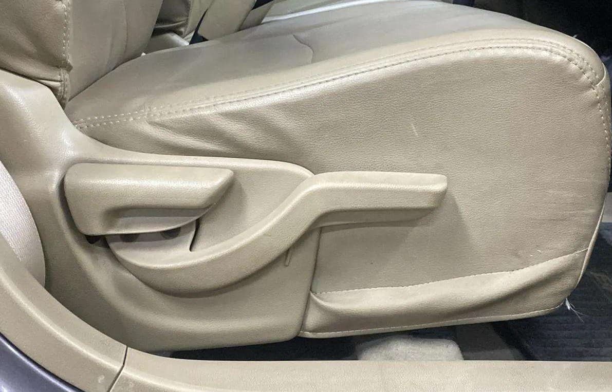 2015 Honda Brio VX AT, Petrol, Automatic, 14,542 km, Driver Side Adjustment Panel