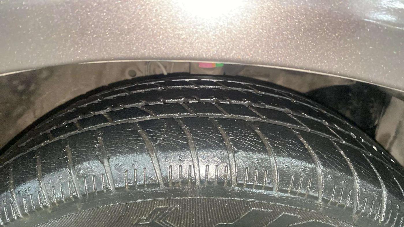 2015 Honda Brio VX AT, Petrol, Automatic, 14,542 km, Right Front Tyre Tread