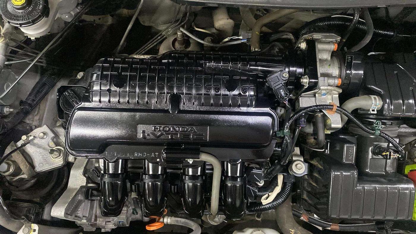 2015 Honda Brio VX AT, Petrol, Automatic, 14,542 km, Engine View