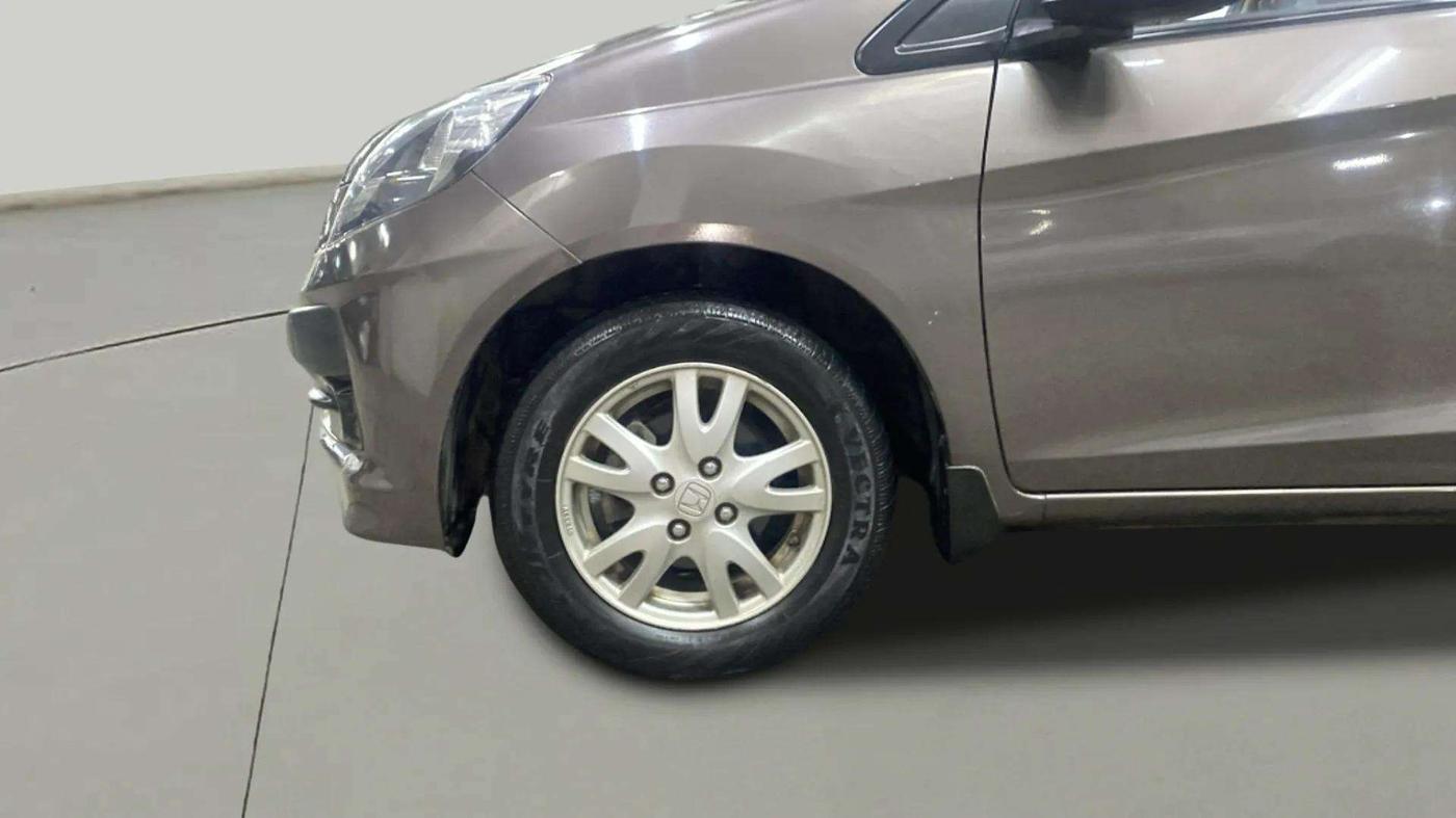2015 Honda Brio VX AT, Petrol, Automatic, 14,542 km, Left Front Wheel