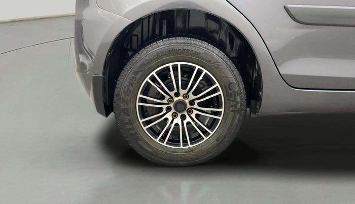 2016 Maruti Swift VXI, Petrol, Manual, 69,873 km, Right Rear Wheel