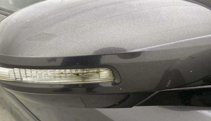 2016 Maruti Swift VXI, Petrol, Manual, 69,873 km, Right rear-view mirror - Indicator light has minor damage