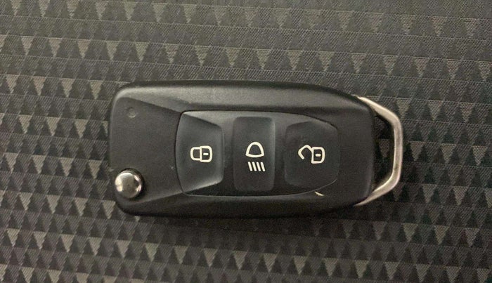 2019 Tata Tiago XZ PLUS PETROL, Petrol, Manual, 30,925 km, Key Close Up