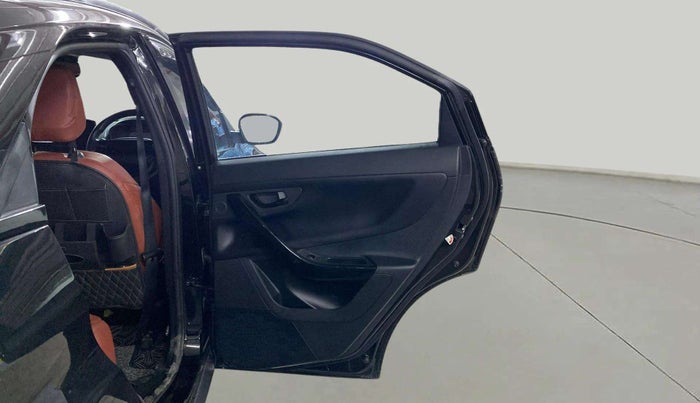 2024 Tata NEXON Fearless 1.2 Revotron 7DCA Dark Edition, Petrol, Automatic, 15,938 km, RHS Rear Door