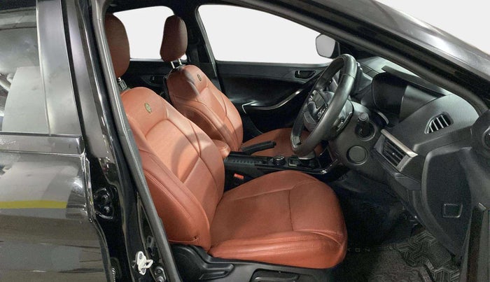2024 Tata NEXON Fearless 1.2 Revotron 7DCA Dark Edition, Petrol, Automatic, 15,938 km, Right Side Front Door Cabin