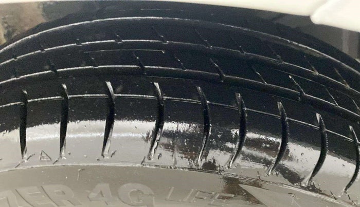 2014 Maruti Wagon R 1.0 LXI CNG, CNG, Manual, 87,486 km, Right Front Tyre Tread