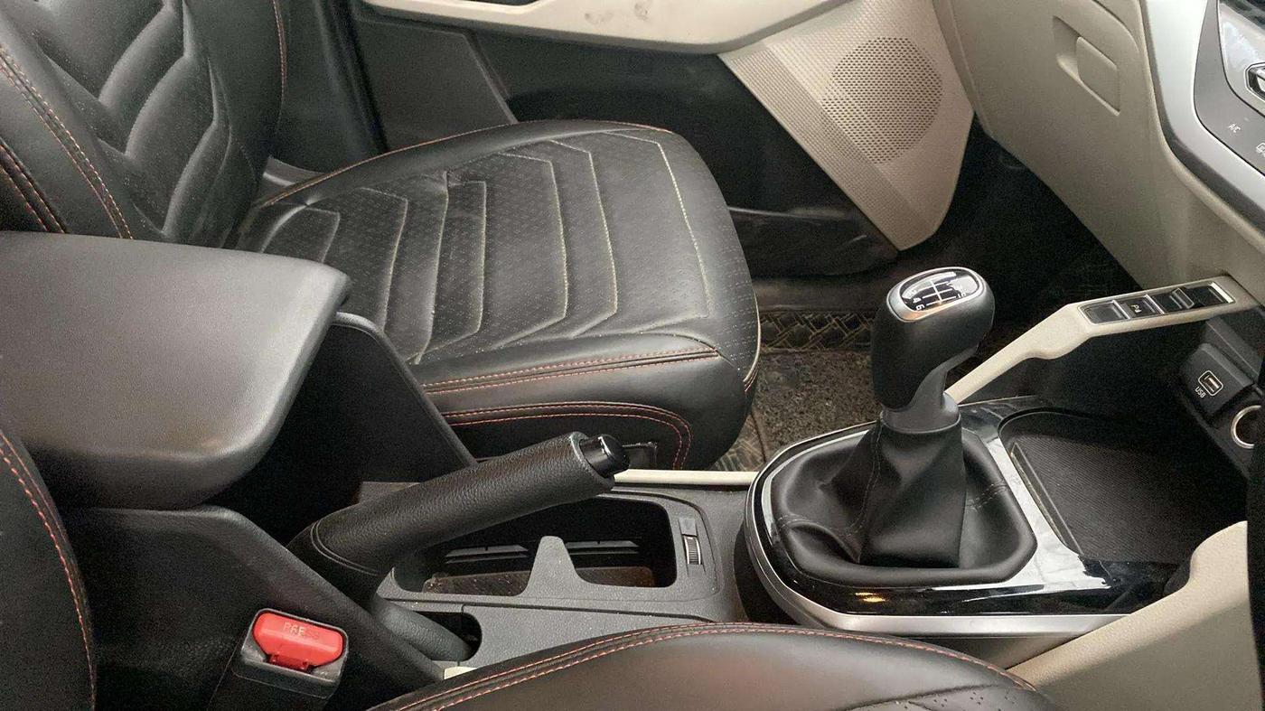 2024 KIA CARENS  PRESTIGE 1.5 TURBO PETROL IMT 7 STR , Petrol, Manual, 18,896 km, Gear Lever