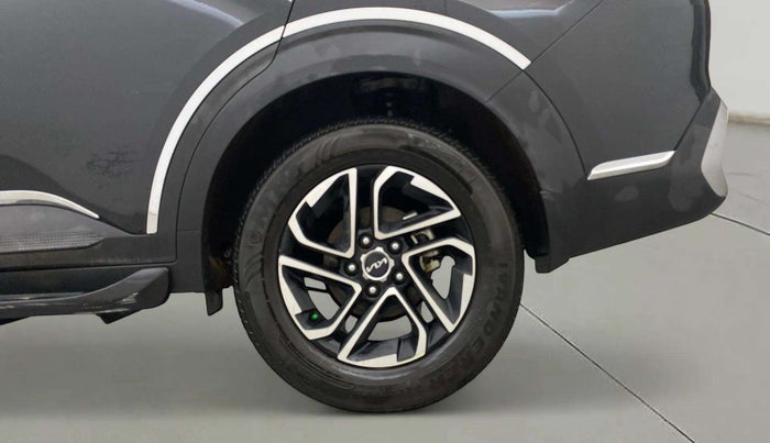 2024 KIA CARENS  PRESTIGE 1.5 TURBO PETROL IMT 7 STR , Petrol, Manual, 18,796 km, Left Rear Wheel
