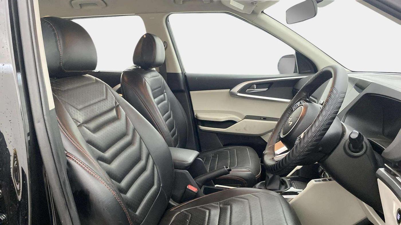 2024 KIA CARENS  PRESTIGE 1.5 TURBO PETROL IMT 7 STR , Petrol, Manual, 18,896 km, Right Side Front Door Cabin