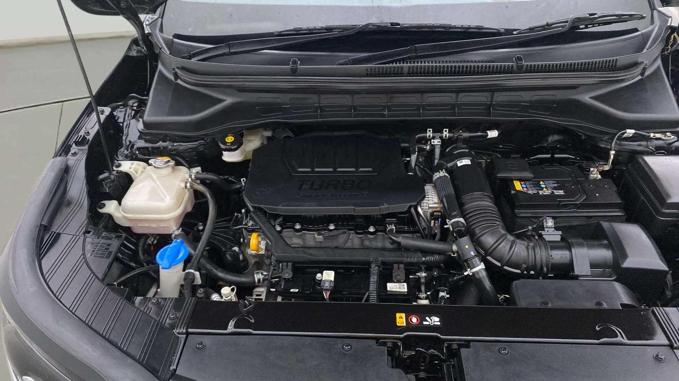 2024 KIA CARENS  PRESTIGE 1.5 TURBO PETROL IMT 7 STR , Petrol, Manual, 18,896 km, Engine View - Right