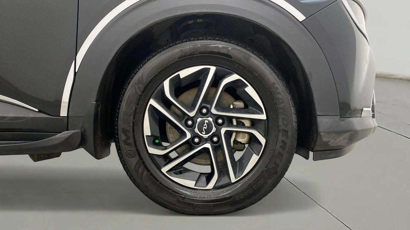 2024 KIA CARENS  PRESTIGE 1.5 TURBO PETROL IMT 7 STR , Petrol, Manual, 18,896 km, Right Front Wheel