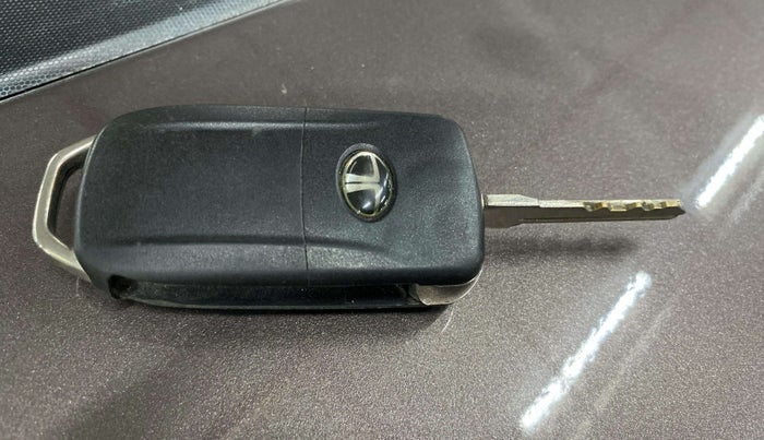 2019 Tata Tiago XZA PETROL, Petrol, Automatic, 32,833 km, Key Close Up