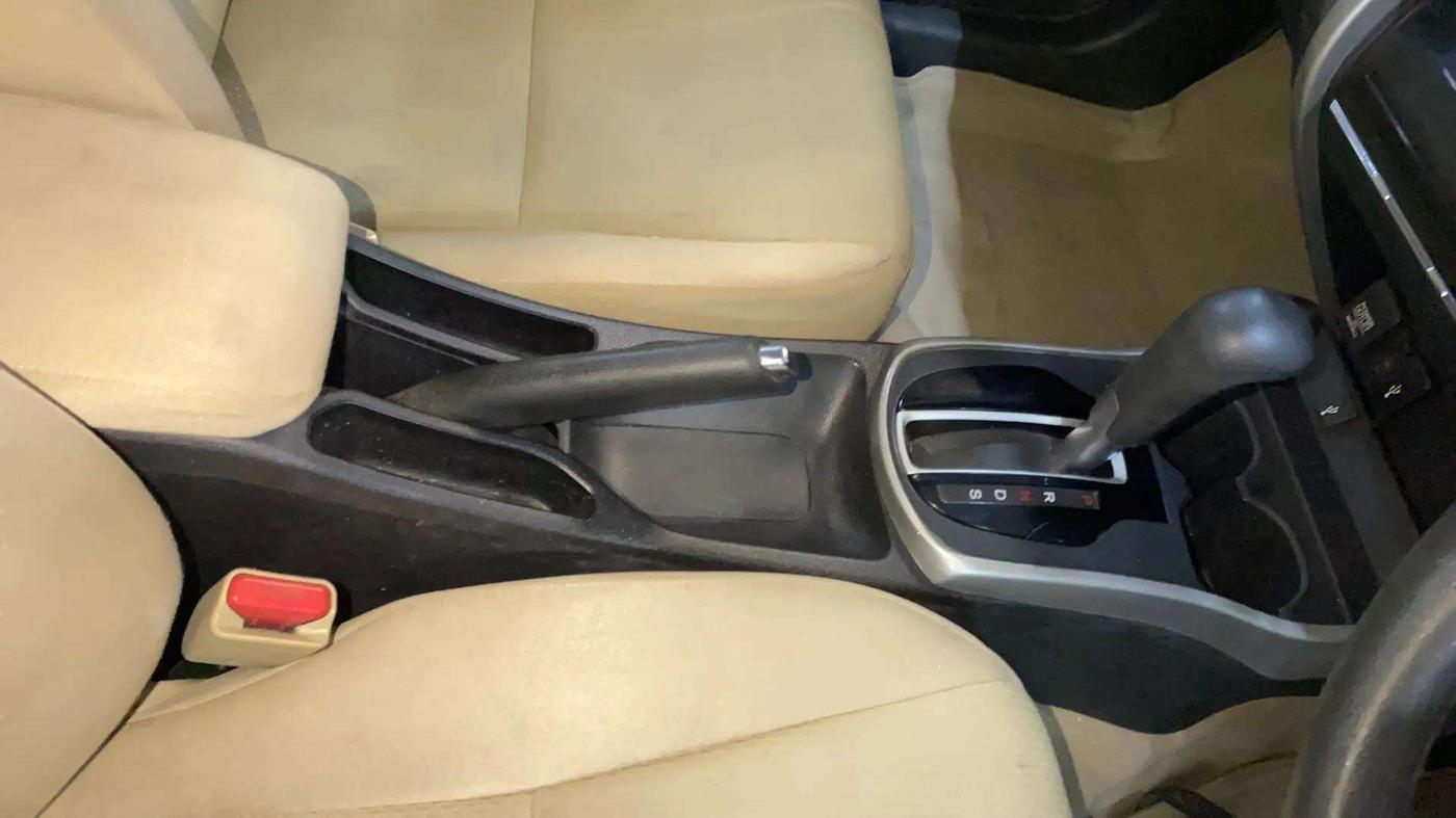 2017 Honda City 1.5L I-VTE V CVT, Petrol, Automatic, 34,292 km, Gear Lever