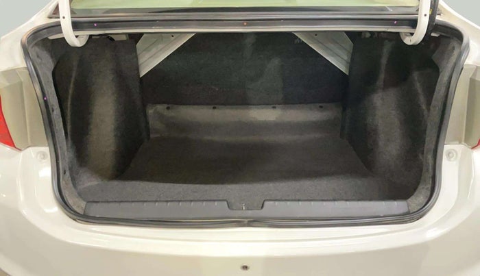 2017 Honda City 1.5L I-VTE V CVT, CNG, Automatic, 34,266 km, Boot Inside
