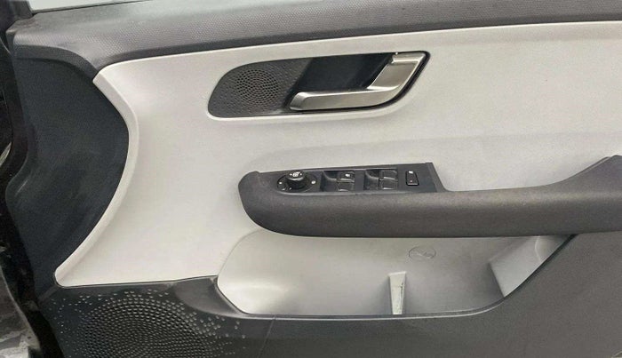 2020 Tata ALTROZ XZ PETROL, Petrol, Manual, 10,230 km, Driver Side Door Panels Control
