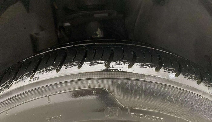 2020 Tata ALTROZ XZ PETROL, Petrol, Manual, 10,230 km, Right Front Tyre Tread