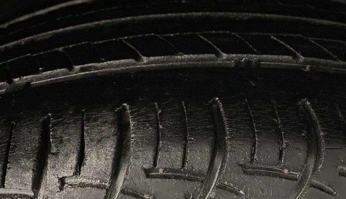 2019 Maruti Baleno DELTA PETROL 1.2, Petrol, Manual, 52,281 km, Right Rear Tyre Tread