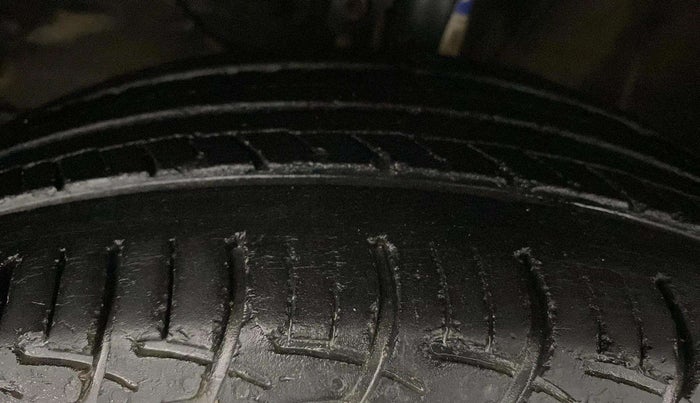 2019 Maruti Baleno DELTA PETROL 1.2, Petrol, Manual, 52,281 km, Left Front Tyre Tread
