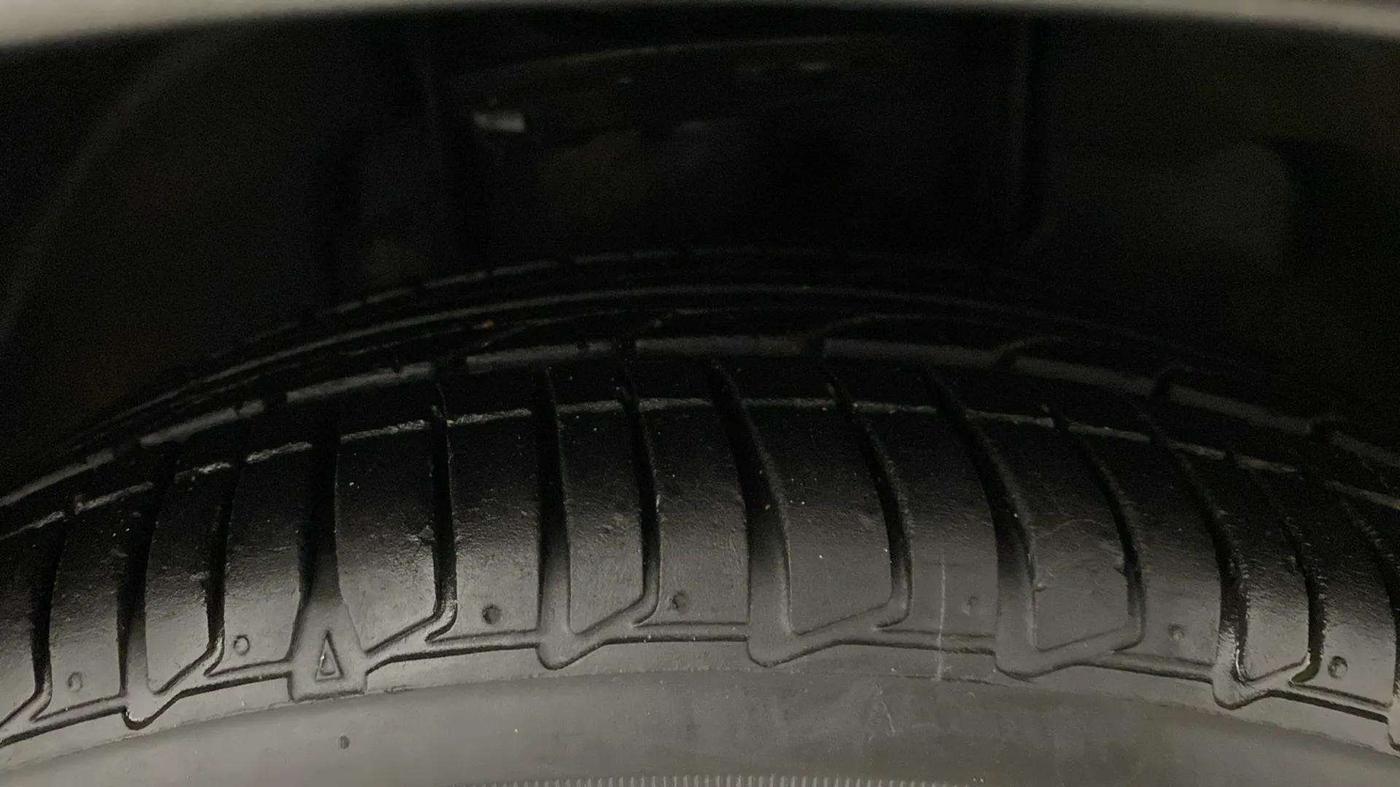 2020 Tata TIGOR XZA PLUS PETROL, Petrol, Automatic, 18,520 km, Right Front Tyre Tread