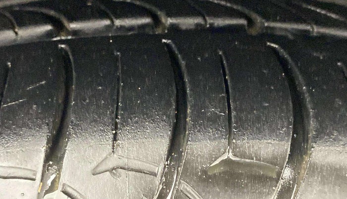 2022 Tata Tiago XZ PLUS PETROL, Petrol, Manual, 30,230 km, Right Front Tyre Tread