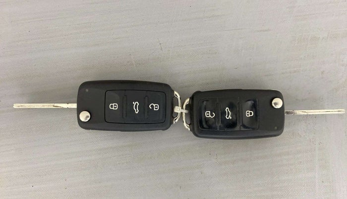 2014 Volkswagen Vento COMFORTLINE DIESEL 1.6, Diesel, Manual, 64,907 km, Key Close Up