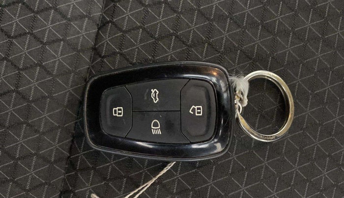 2021 Tata ALTROZ XT PETROL, Petrol, Manual, 73,360 km, Key Close Up