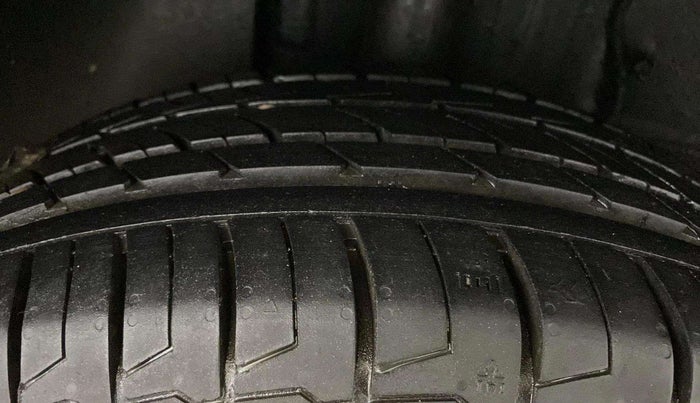 2021 Tata ALTROZ XT PETROL, Petrol, Manual, 73,360 km, Right Rear Tyre Tread