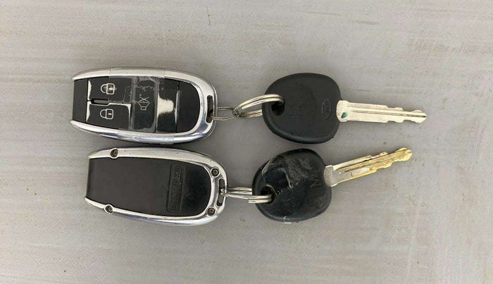 2019 Hyundai NEW SANTRO ERA, Petrol, Manual, 62,879 km, Key Close Up