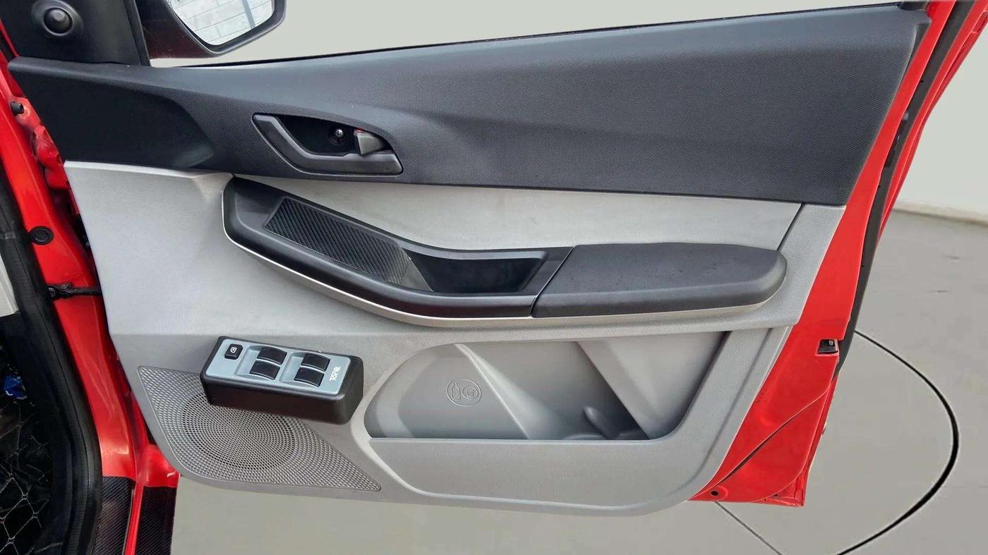 2022 Tata Tiago XE PETROL, Petrol, Manual, 25,488 km, Driver Side Door Panels Control