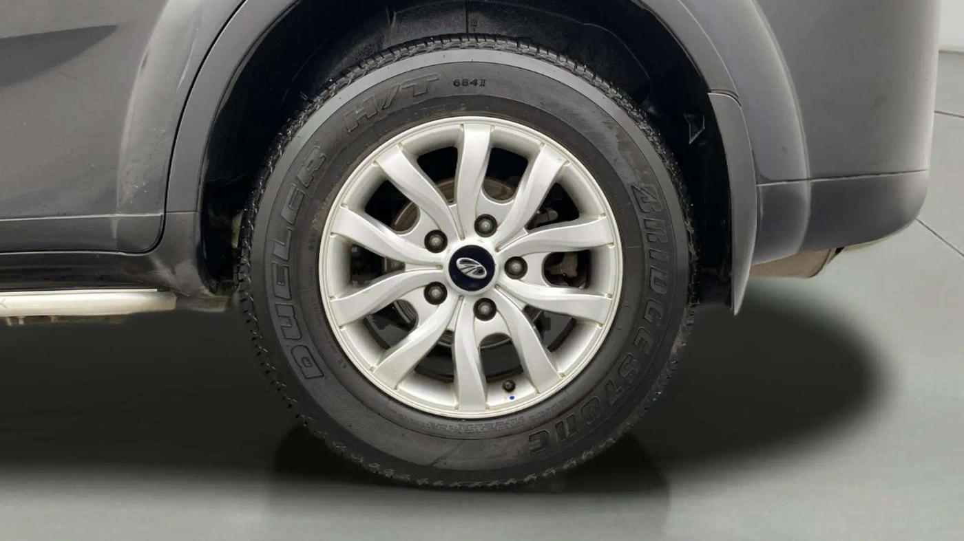 2020 Mahindra XUV500 W9, Diesel, Manual, 93,888 km, Left Rear Wheel