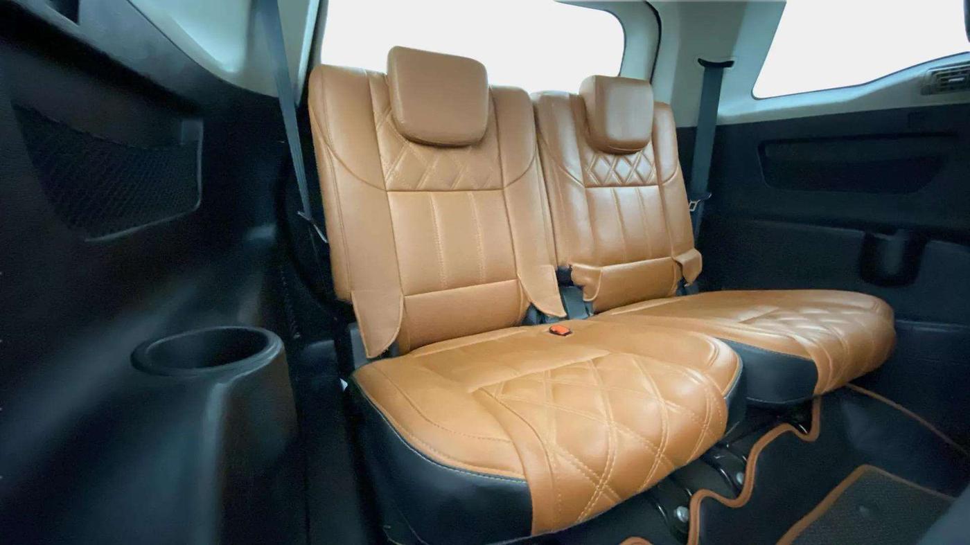 2020 Mahindra XUV500 W9, Diesel, Manual, 93,888 km, Third Seat Row ( optional )