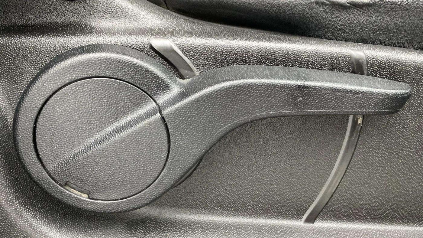 2020 Mahindra XUV500 W9, Diesel, Manual, 93,888 km, Driver Side Adjustment Panel