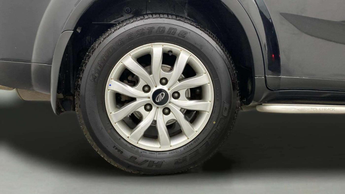 2020 Mahindra XUV500 W9, Diesel, Manual, 93,888 km, Right Rear Wheel