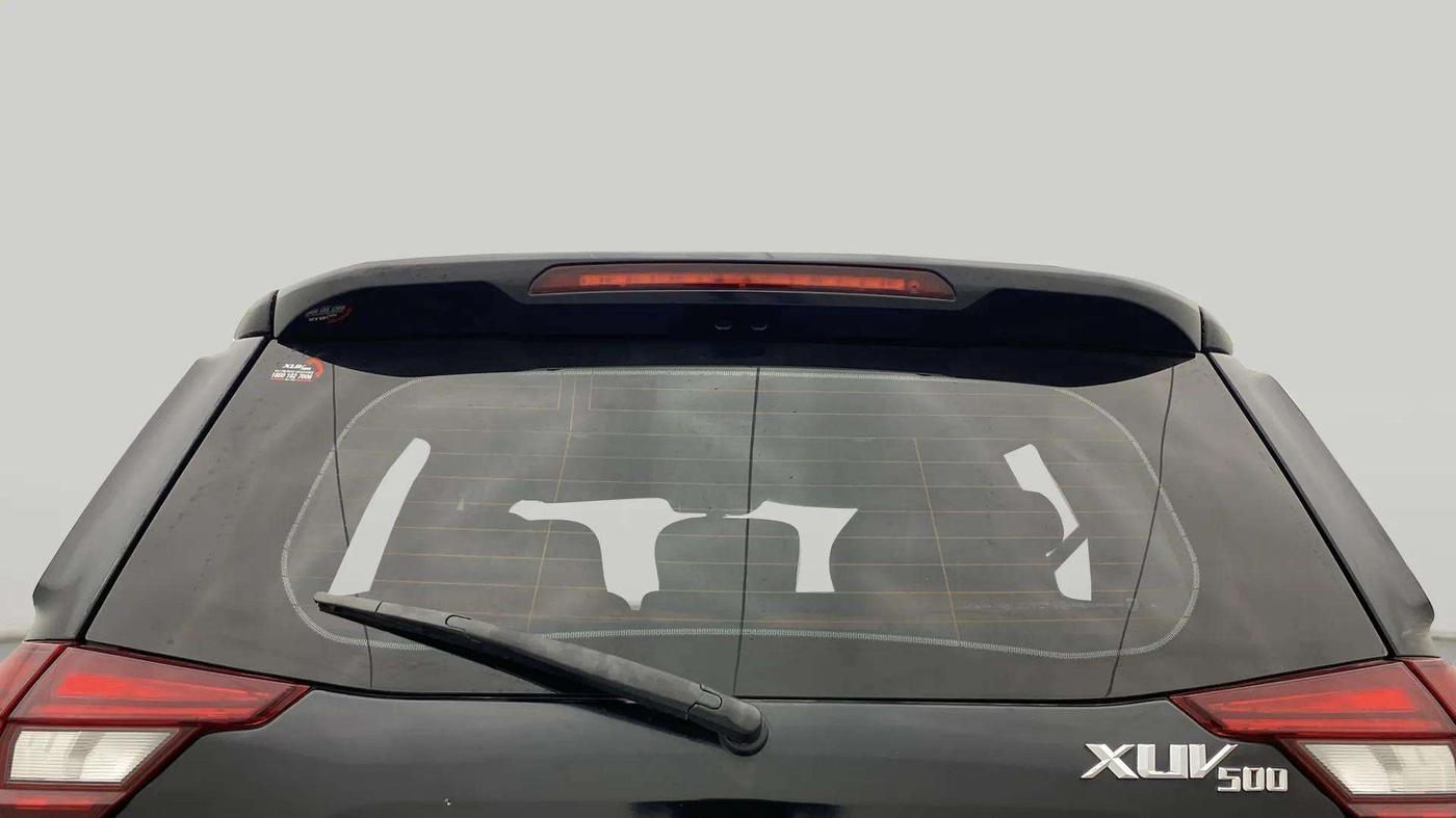 2020 Mahindra XUV500 W9, Diesel, Manual, 93,888 km, Rear Windshield