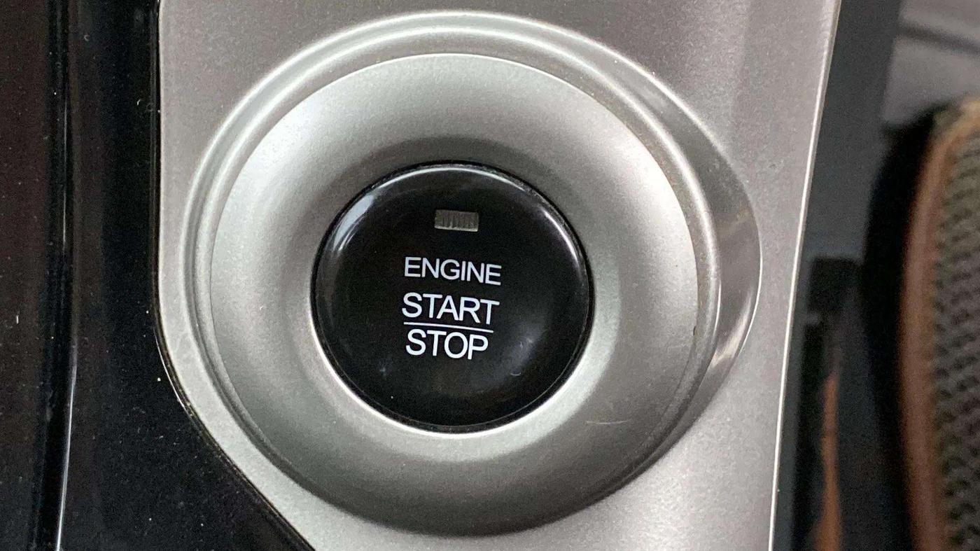 2020 Mahindra XUV500 W9, Diesel, Manual, 93,888 km, Keyless Start/ Stop Button