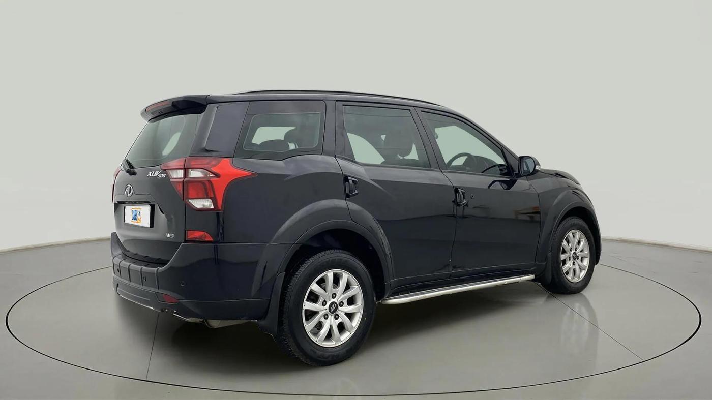 2020 Mahindra XUV500 W9, Diesel, Manual, 93,888 km, Right Back Diagonal