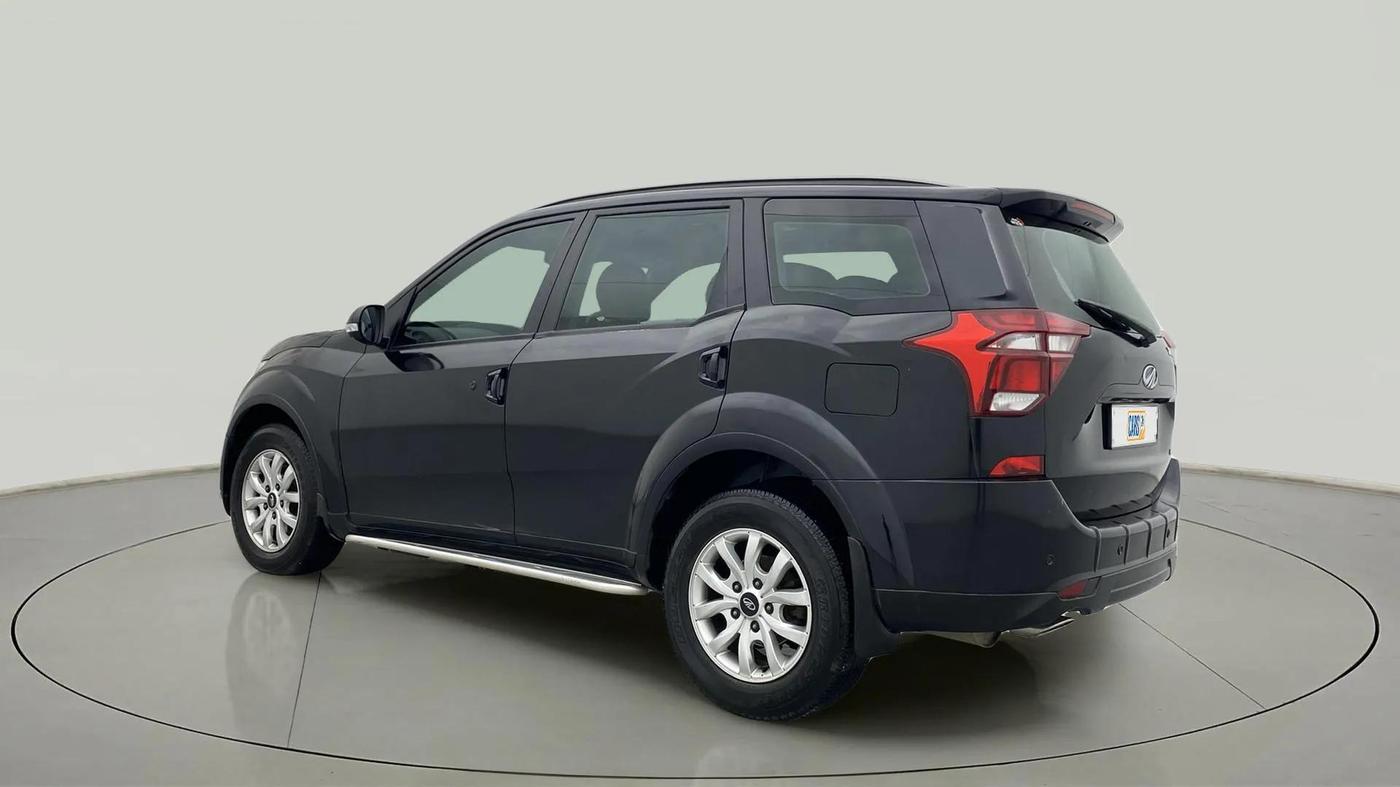 2020 Mahindra XUV500 W9, Diesel, Manual, 93,888 km, Left Back Diagonal