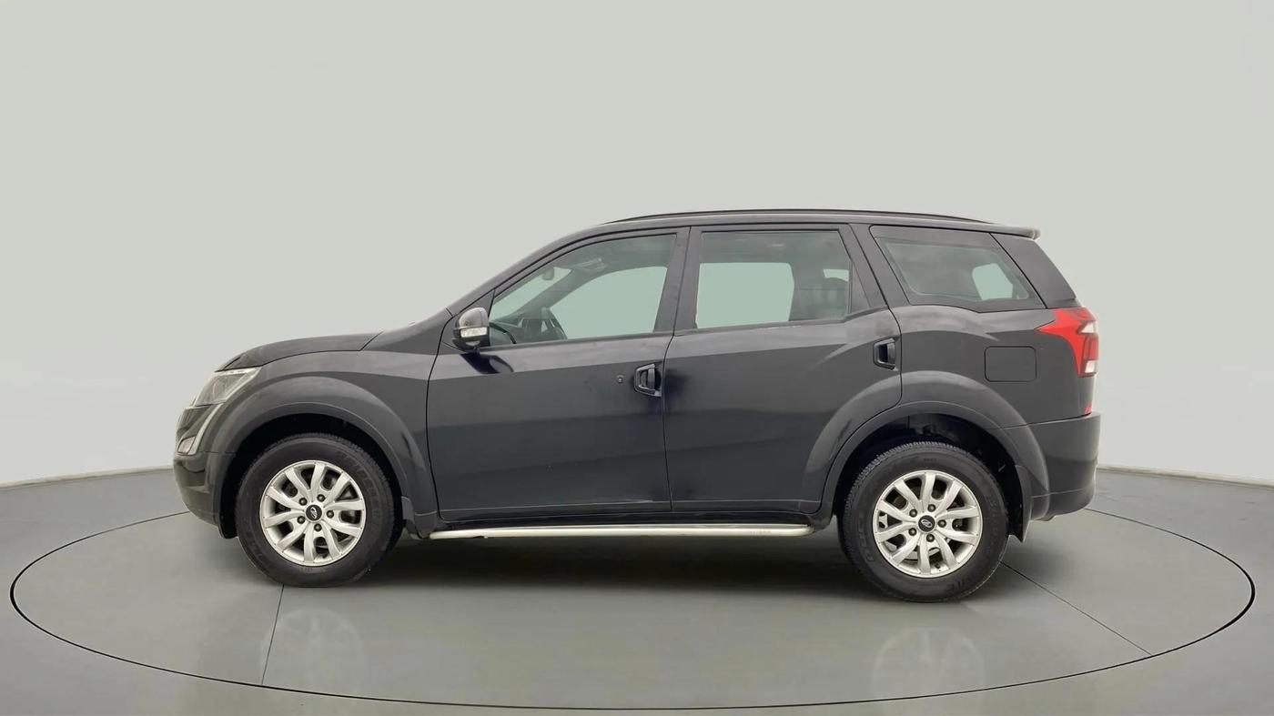 2020 Mahindra XUV500 W9, Diesel, Manual, 93,888 km, Left Side