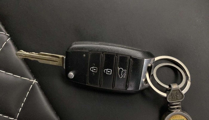 2023 KIA SONET HTK PLUS 1.2 PETROL MT, Petrol, Manual, 17,053 km, Key Close Up