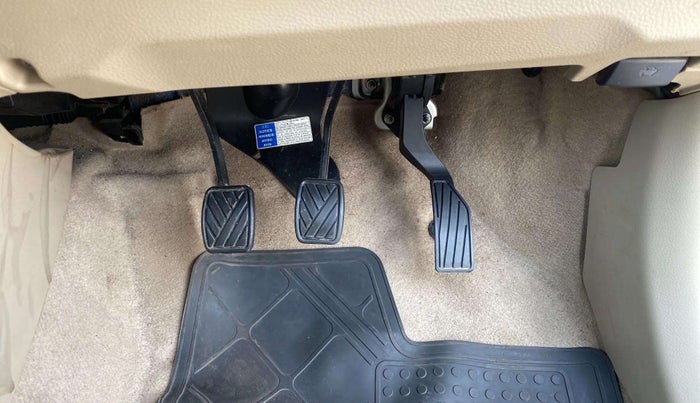 2017 Maruti Ertiga VXI, Petrol, Manual, 32,491 km, Pedals