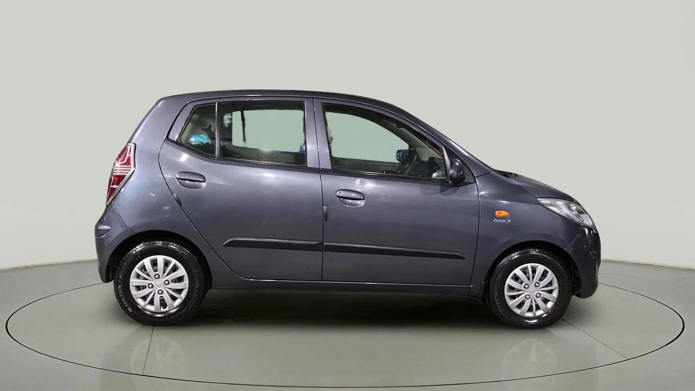 2016 Hyundai i10 SPORTZ 1.1, Petrol, Manual, 53,717 km, Right Side View