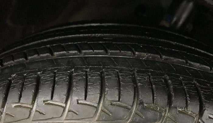 2018 Maruti Baleno DELTA PETROL 1.2, Petrol, Manual, 23,957 km, Right Front Tyre Tread