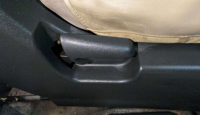 2013 Maruti Wagon R 1.0 VXI, Petrol, Manual, 87,459 km, Driver Side Adjustment Panel
